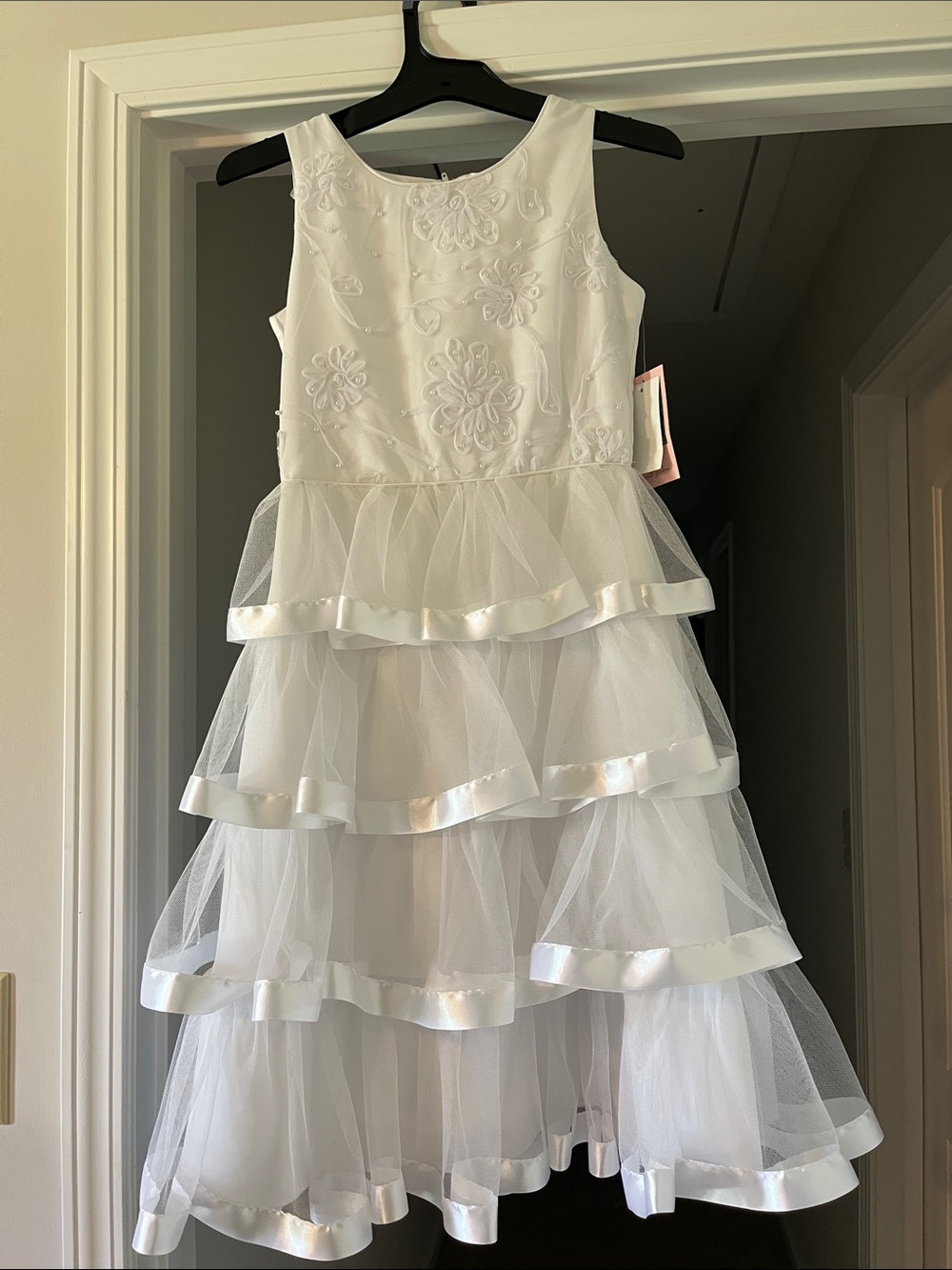 New Girls size 7 White Tiered Tulle Formal Dress with Satin Trim